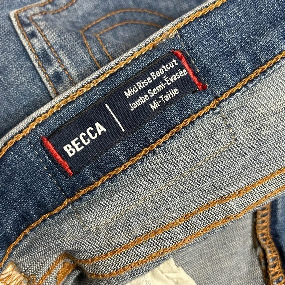 True Religion Becca Mid Rise Bootcut Crop Raw Hem Jeans